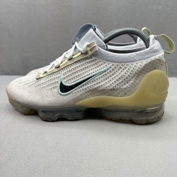Womens 8 / 6.5Y Nike Air VaporMax 2021 Flyknit Mismatched Swoosh White Sneakers - Picture 3 of 8